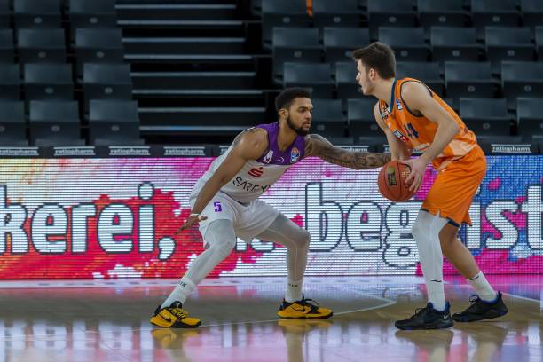 球员在篮板 球员在篮板