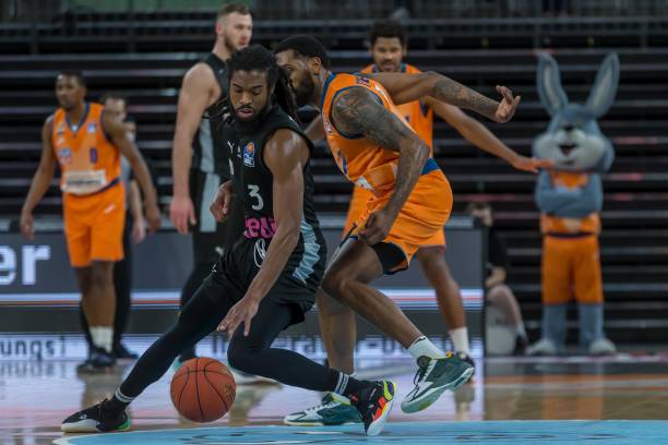 执教的球队 执教的球队